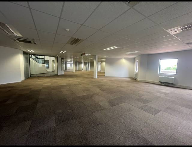 1,053M² OFFICE TO LET IN PARKTOWN